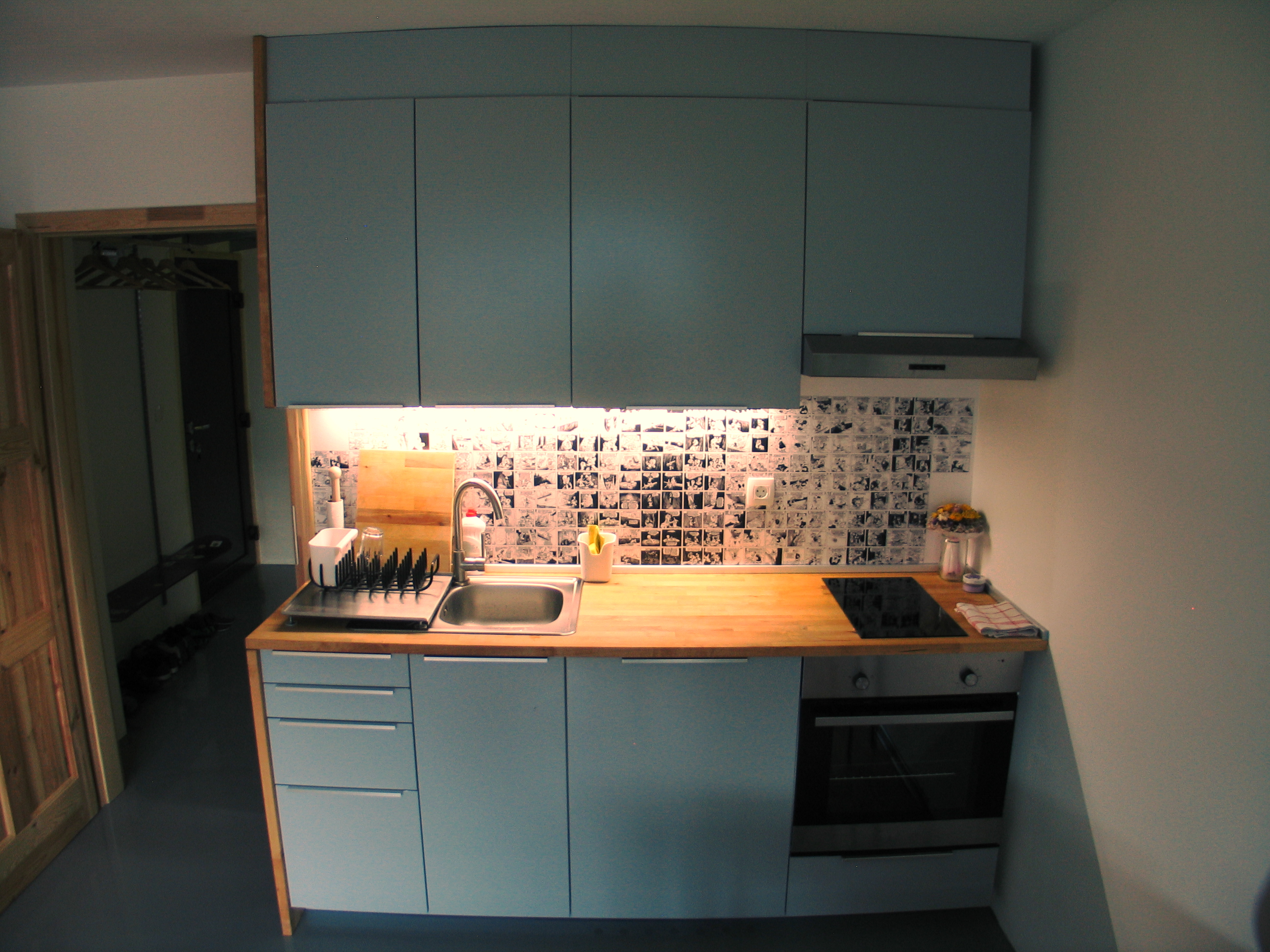 bad chaka apartment kitchen 1